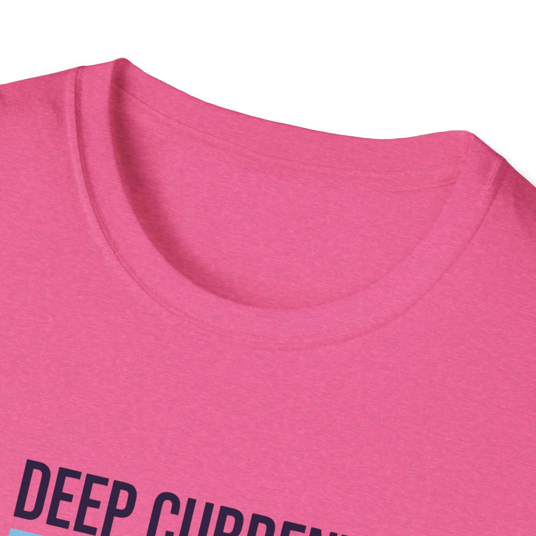 T-shirt graphique Deep Current — T-shirt de plongeur océanique « La pression forge le caractère »