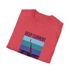 T-shirt graphique Deep Current — T-shirt de plongeur océanique « La pression forge le caractère »