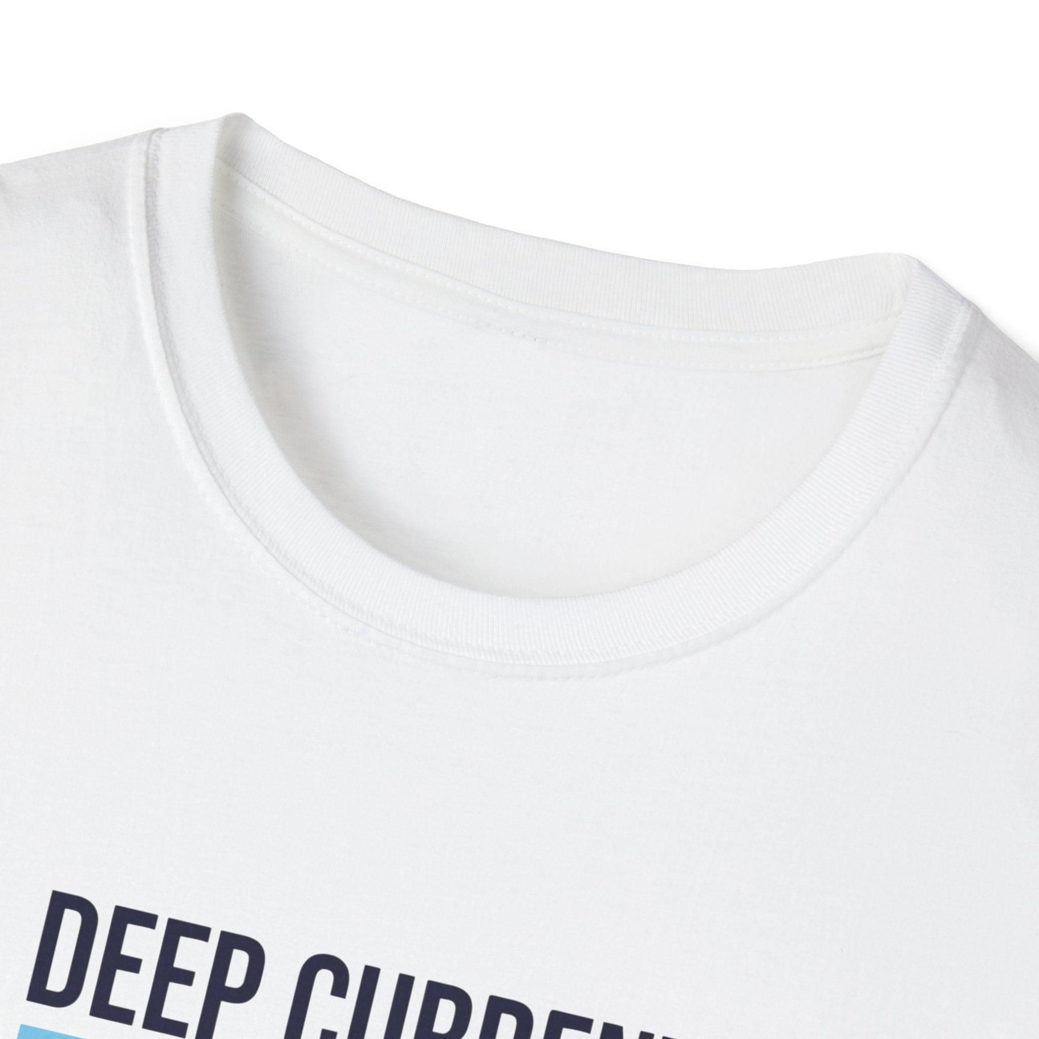 T-shirt graphique Deep Current — T-shirt de plongeur océanique « La pression forge le caractère »